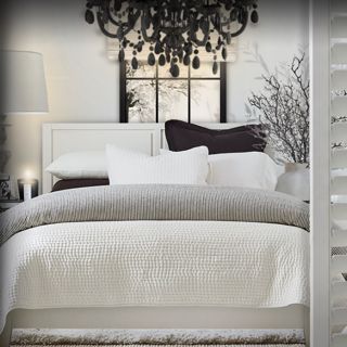 ||🩶                                                   #white #black #lighting #staycool #bedroom #bysparkledesigns @sparkledesigns 
