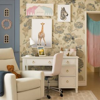 #weekend #playful #homeoffice #colorful #creativity #designgames #playfulretrooffice #aigenerated